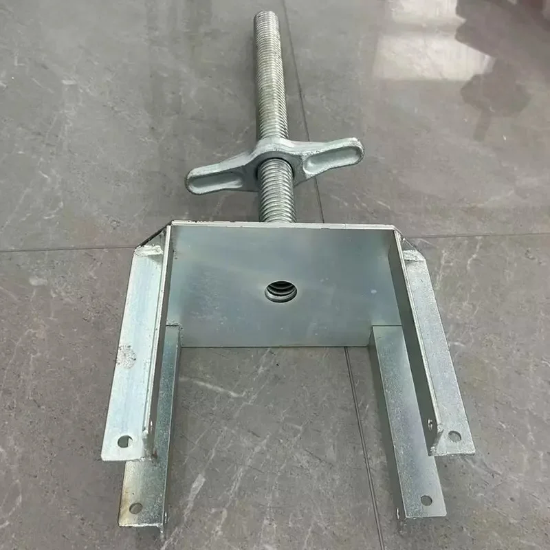 screw jack with a drop-forged adjusting nut. screw jack with a drop-forged adjusting nut.