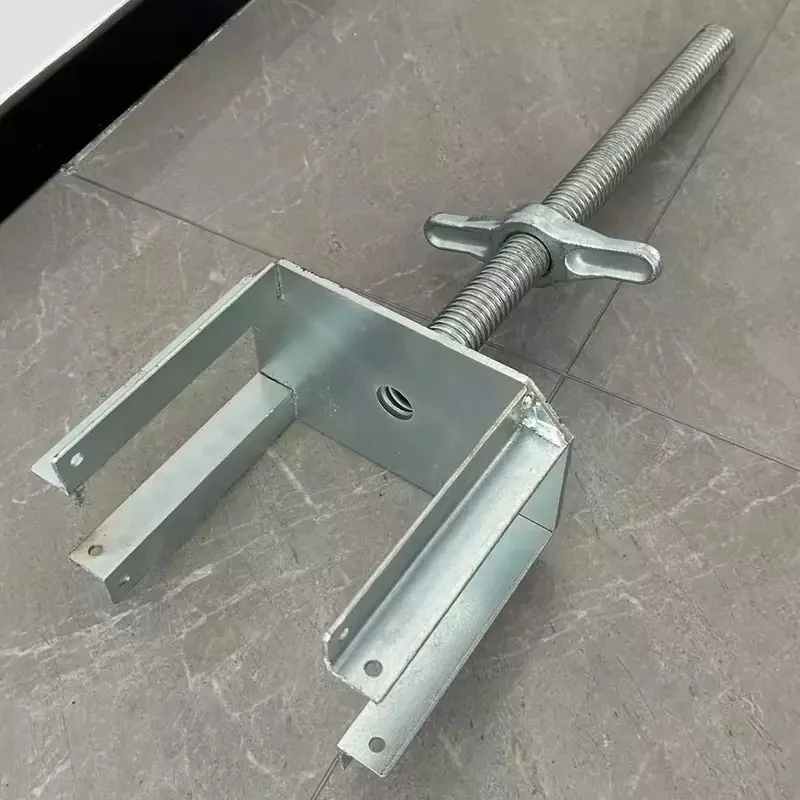 screw jack with a drop-forged adjusting nut. screw jack with a drop-forged adjusting nut.
